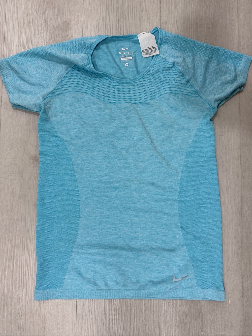 Nike Dri-FIT Seamless Knit Running Top Aqua Blue Medium‎ Active Tee